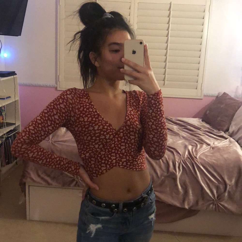 Cropped red floral long sleeve❤️